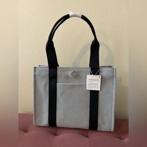 Lululemon Athletica Two-Tone Canvas Tote in Black and White